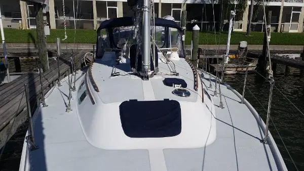 Slide: The Image of Catalina 36 MK I 1991 - 7
