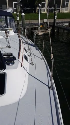 Slide: The Image of Catalina 36 MK I 1991 - 8