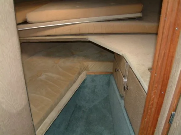 Slide: The Image of Sea Ray 310 Sedan Bridge 1981 - 3
