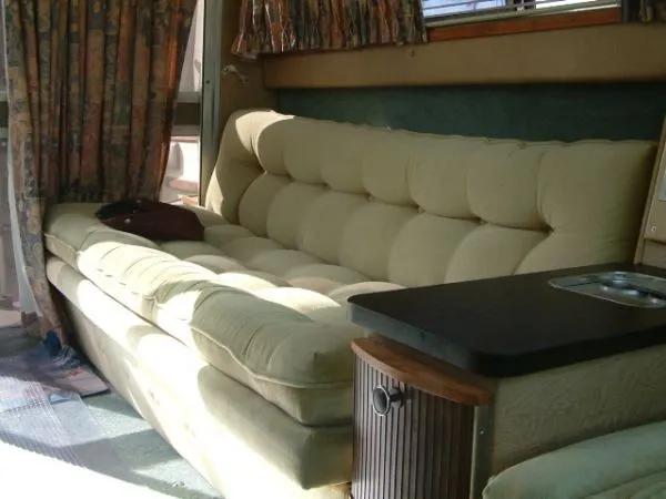 Slide: The Image of Sea Ray 310 Sedan Bridge 1981 - 4