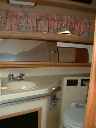 Slide: The Image of Sea Ray 310 Sedan Bridge 1981 - 5