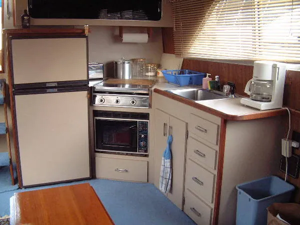 Slide: The Image of Chris-Craft 350 Catalina 1986 - 2