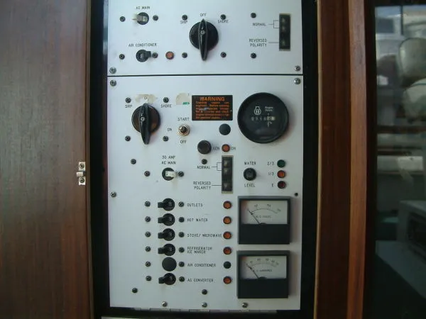 Slide: The Image of Sea Ray Sundancer 1986 - 11