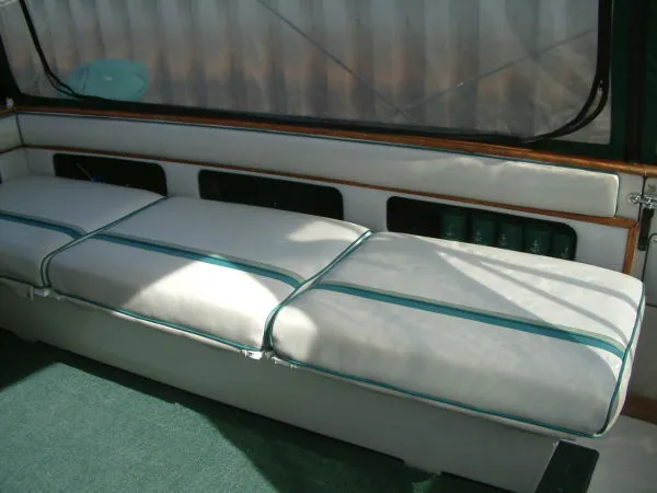 Slide: The Image of Sea Ray Sundancer 1986 - 4