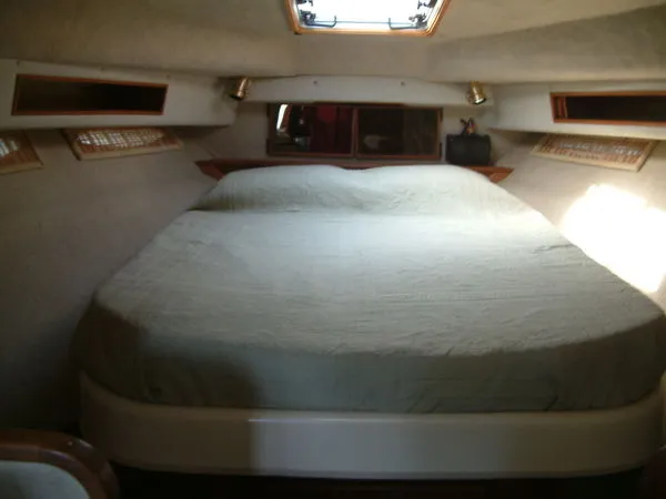 Slide: The Image of Sea Ray Sundancer 1986 - 7