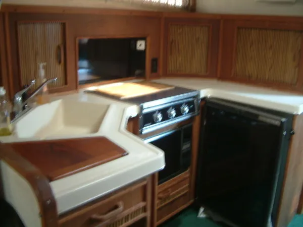 Slide: The Image of Sea Ray Sundancer 1986 - 8
