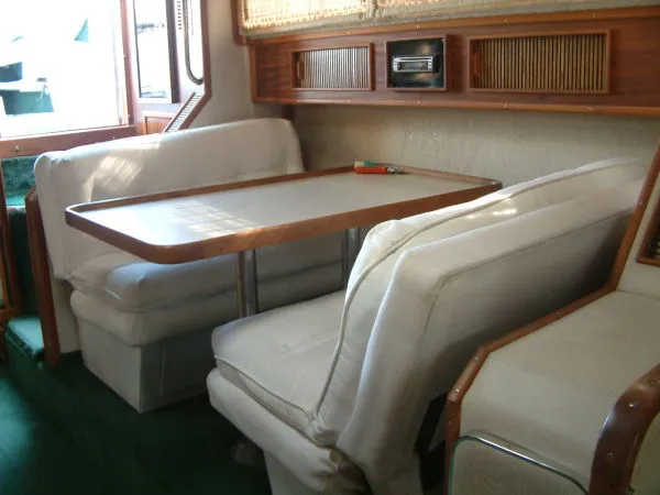 Slide: The Image of Sea Ray Sundancer 1986 - 9