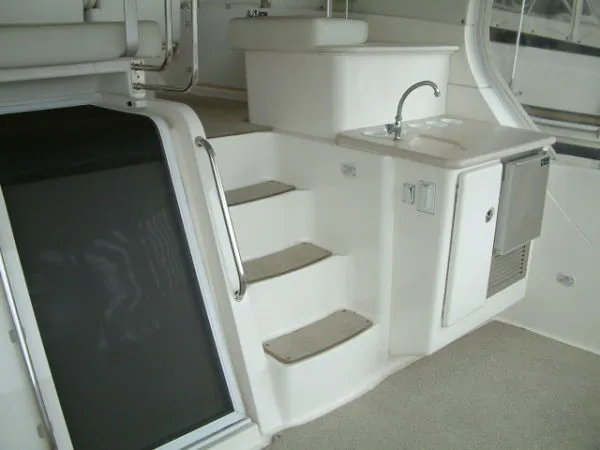 Slide: The Image of Silverton 390 Aft Cabin 2004 - 3