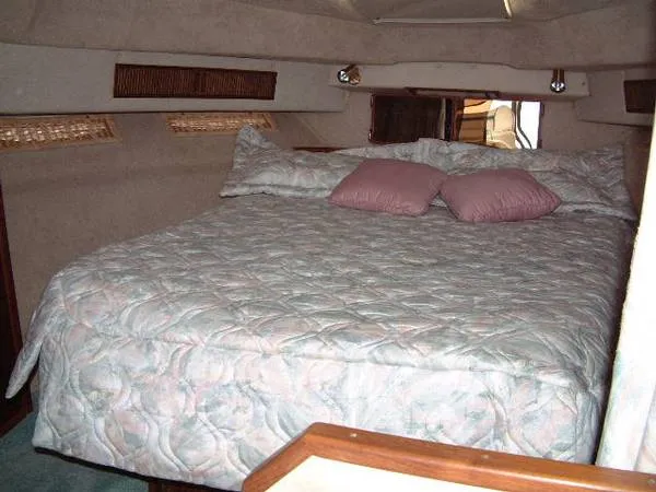 Slide: The Image of Sea Ray 34 Express 1986 - 3