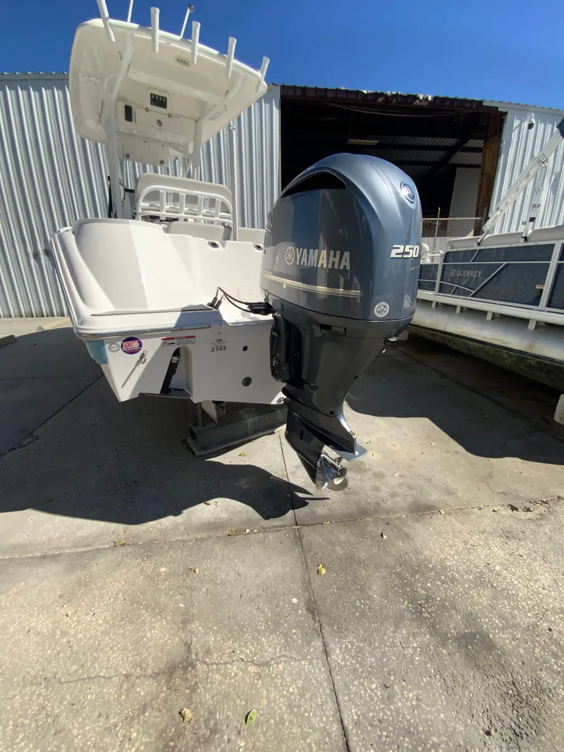 Slide: The Image of 2022 Sea Fox 228 Commander with Yamaha 250 outboard motor. - 17