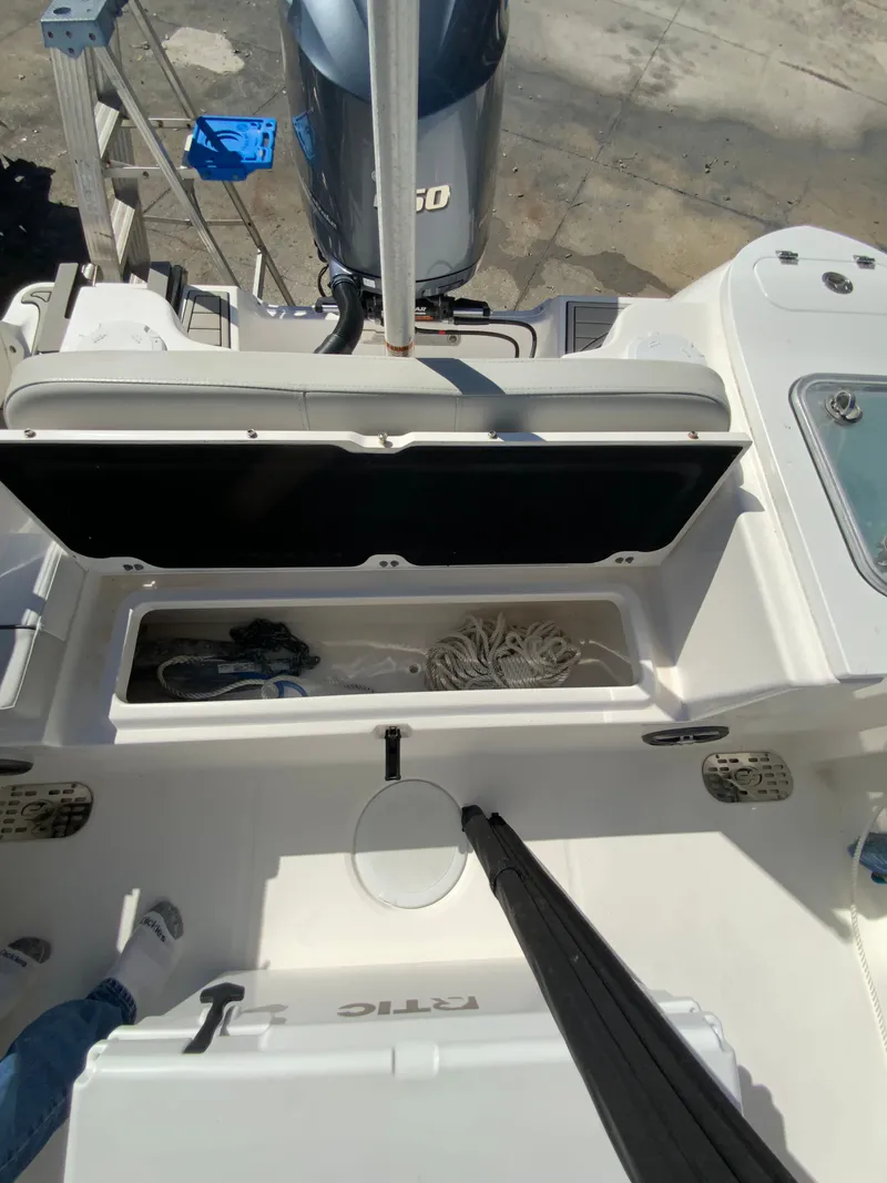 Slide: The Image of Sea Fox 228 Commander 2022 - 54