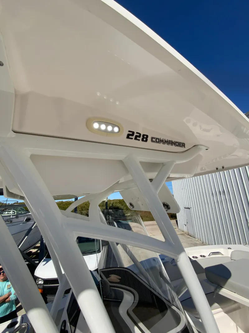 Slide: The Image of Sea Fox 228 Commander 2022 - 57