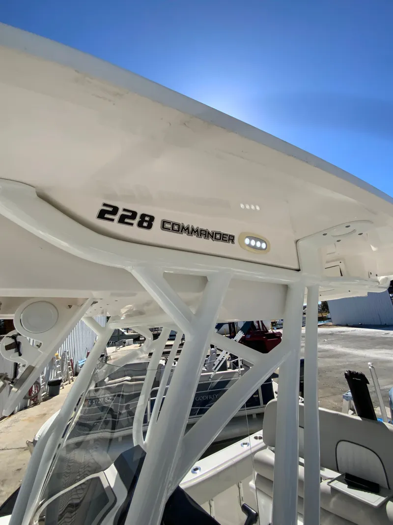 Slide: The Image of Sea Fox 228 Commander 2022 - 58