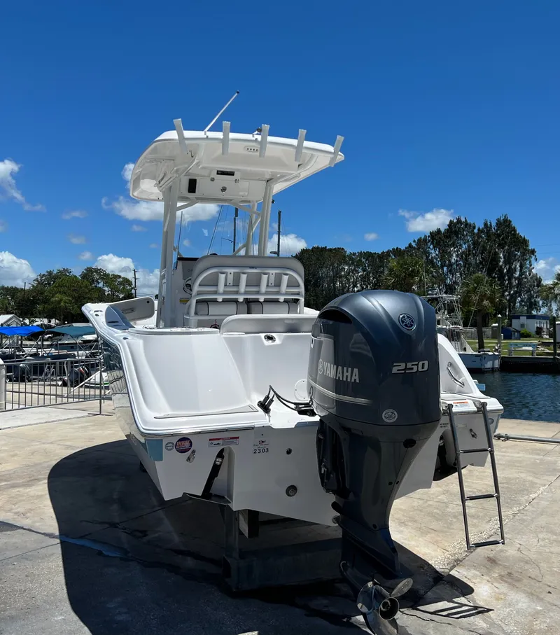 Slide: The Image of Sea Fox 228 Commander 2022 - 65