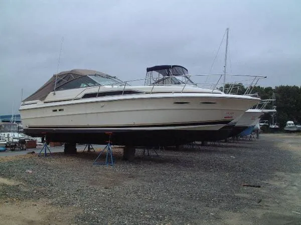 Slide: The Image of Sea Ray Express Cruiser 1986 - 0