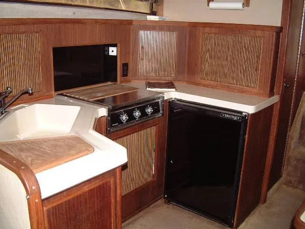 Slide: The Image of Sea Ray Express Cruiser 1986 - 2