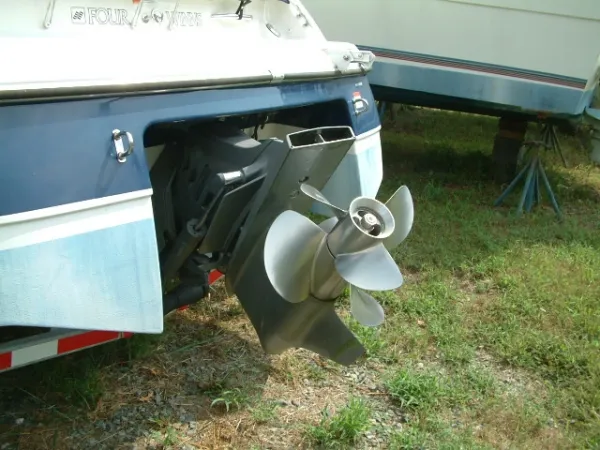 Slide: The Image of Four Winns 225 Sundowner 1999 - 1