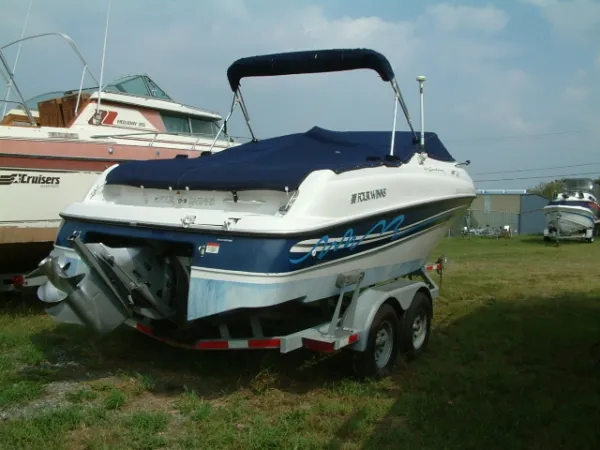 Slide: The Image of Four Winns 225 Sundowner 1999 - 2