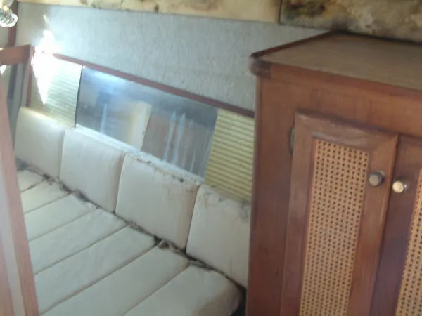 Slide: The Image of Bayliner 2850 Contessa 1986 - 10