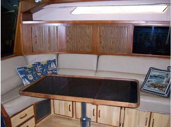Slide: The Image of Sea Ray 390 EC 1987 - 4
