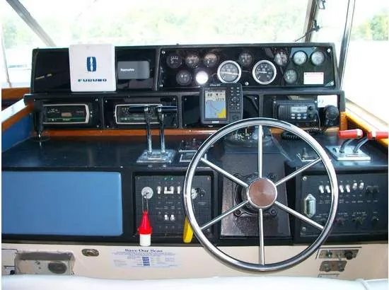 Slide: The Image of Sea Ray 390 EC 1987 - 5