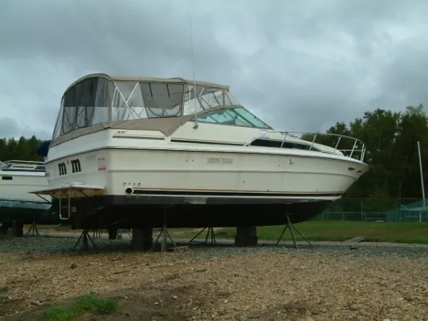 Slide: The Image of Sea Ray Express Cruiser 1986 - 0