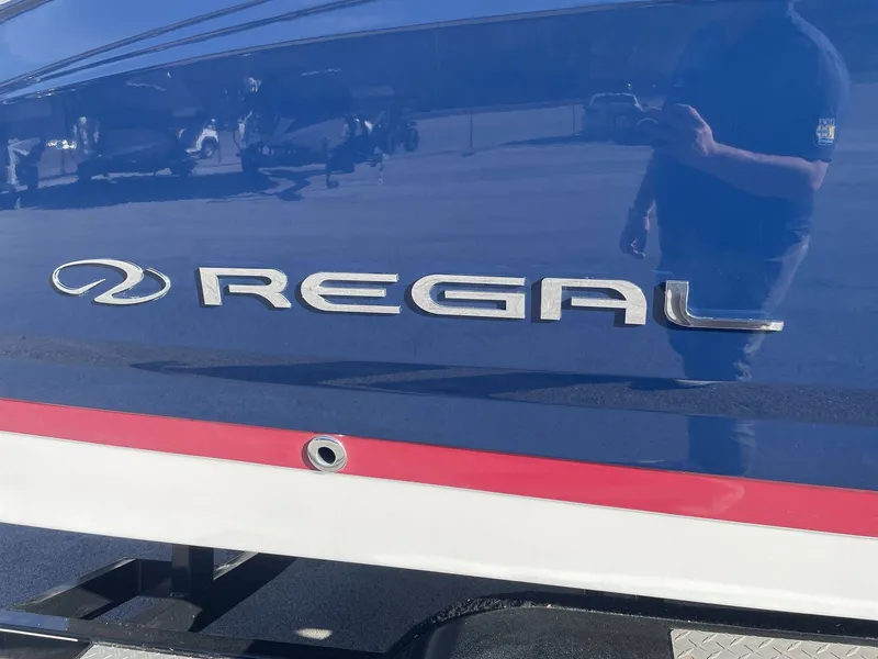 Slide: The Image of Regal 22 FasDeck 2018 - 10