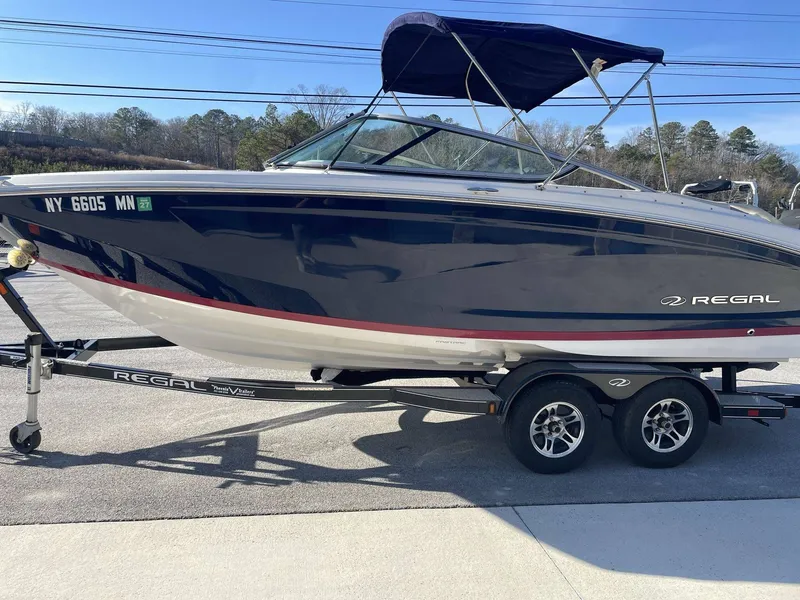 Slide: The Image of Regal 22 FasDeck 2018 - 14