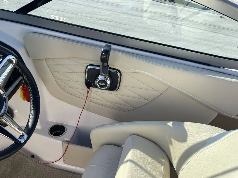 Slide: The Image of Regal 22 FasDeck 2018 - 25