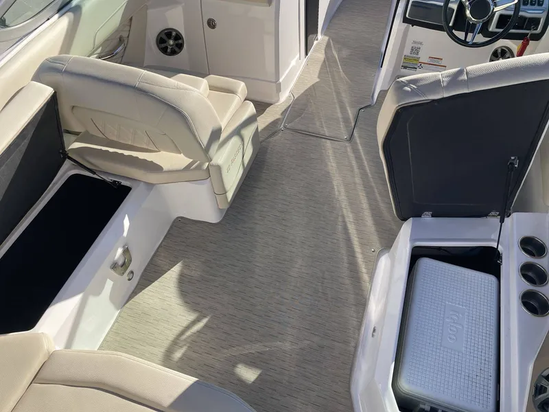 Slide: The Image of Regal 22 FasDeck 2018 - 28