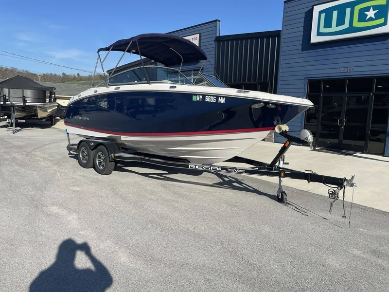 Slide: The Image of Regal 22 FasDeck 2018 - 3