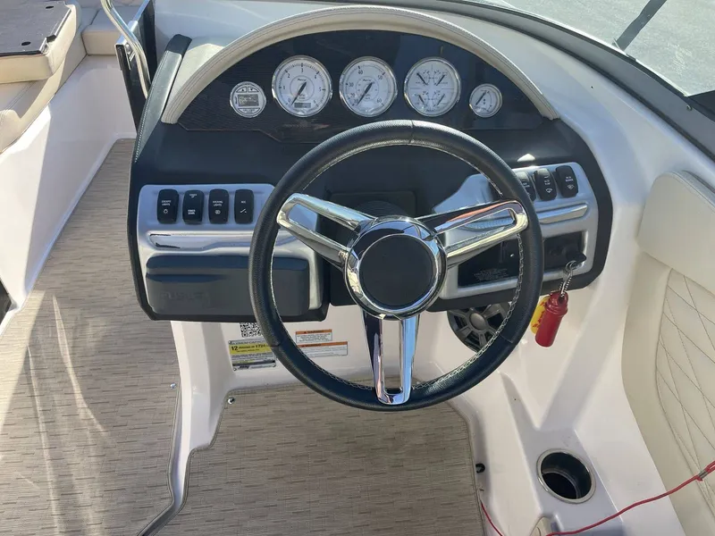 Slide: The Image of Regal 22 FasDeck 2018 - 30