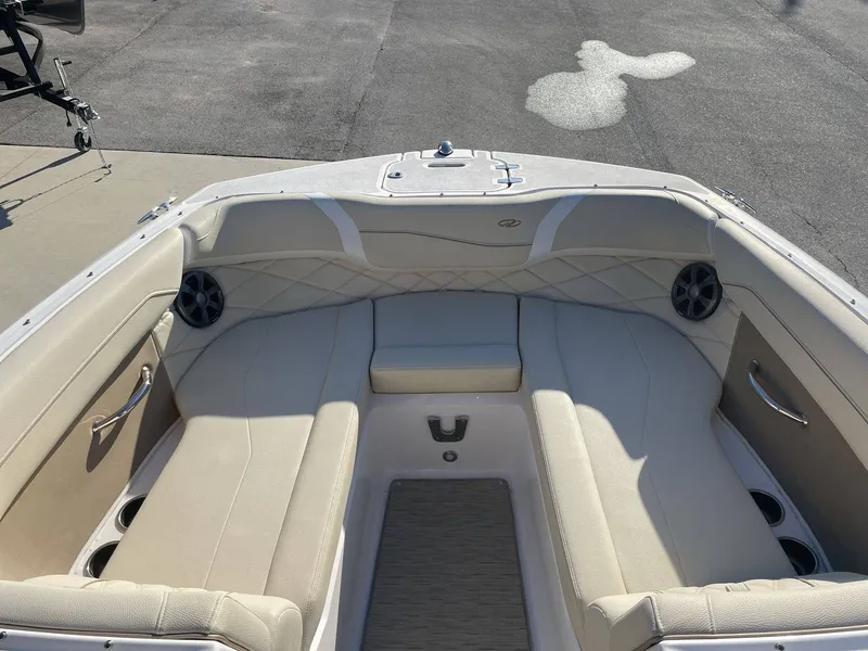 Slide: The Image of Regal 22 FasDeck 2018 - 37