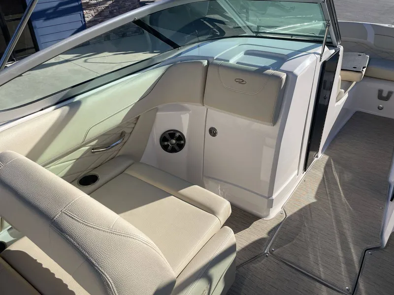 Slide: The Image of Regal 22 FasDeck 2018 - 38