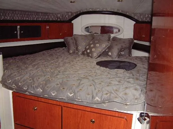 Slide: The Image of Wellcraft 3700 Martinique 2000 - 4