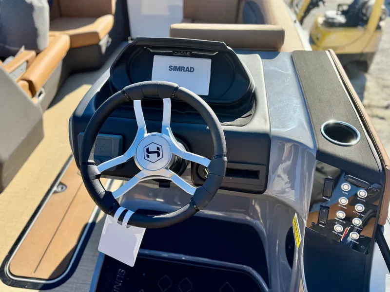 Slide: The Image of Harris Sunliner 230 2026 - 11