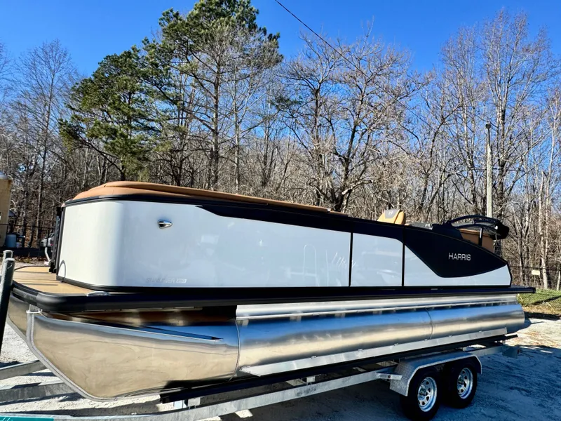 Slide: The Image of Harris Sunliner 230 2026 - 3