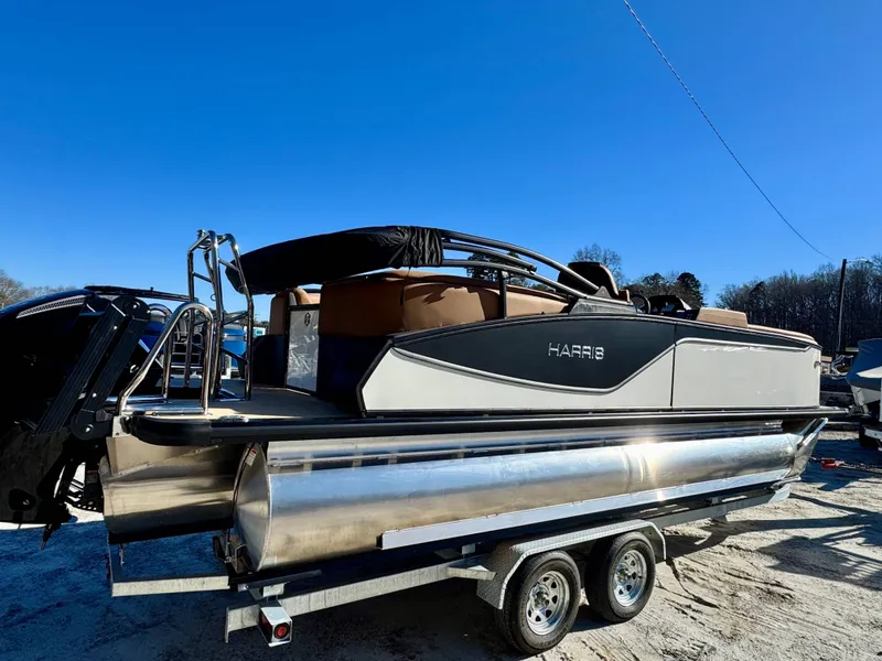 Slide: The Image of Harris Sunliner 230 2026 - 5