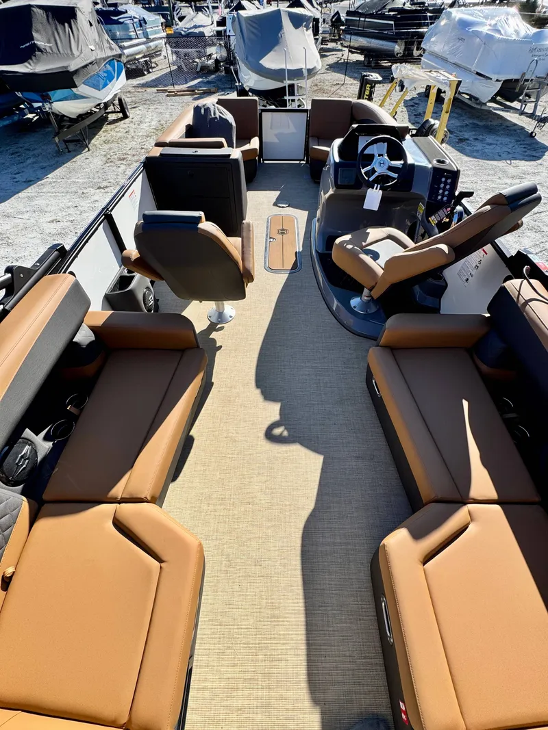 Slide: The Image of Harris Sunliner 230 2026 - 6