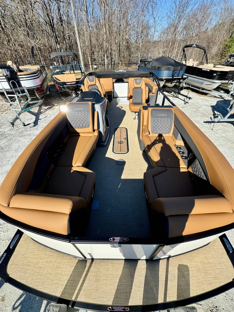 Slide: The Image of Harris Sunliner 230 2026 - 8