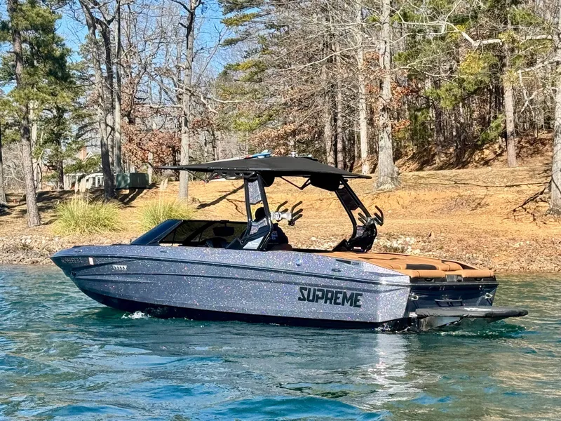 Slide: The Image of Supreme S220 2023 - 4