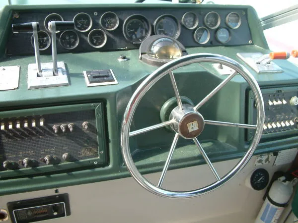 Slide: The Image of Sea Ray Sundancer 1986 - 11