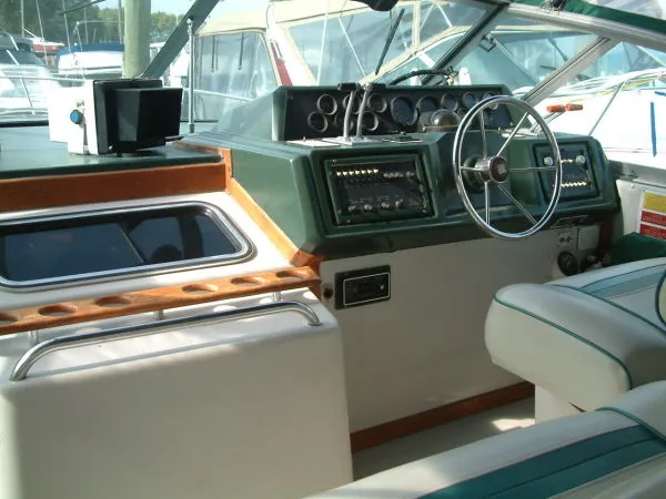 Slide: The Image of Sea Ray Sundancer 1986 - 9