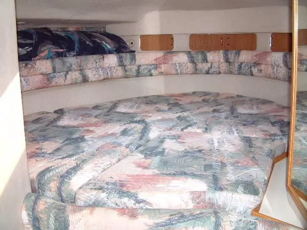 Slide: The Image of Sea Ray 330 Sundancer 1994 - 1