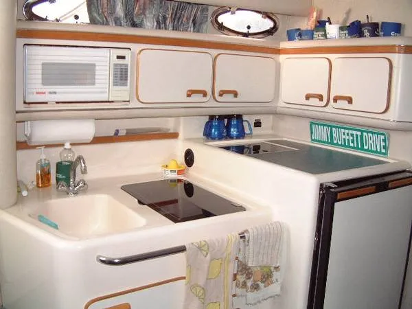 Slide: The Image of Sea Ray 330 Sundancer 1994 - 4