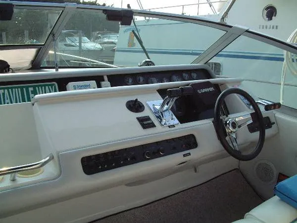 Slide: The Image of Sea Ray 330 Sundancer 1994 - 7