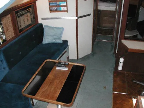 Slide: The Image of Sea Ray 390 EC 1986 - 5
