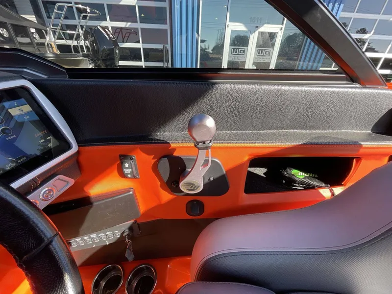 Slide: The Image of Malibu Wakesetter 24 MXZ 2018 - 23