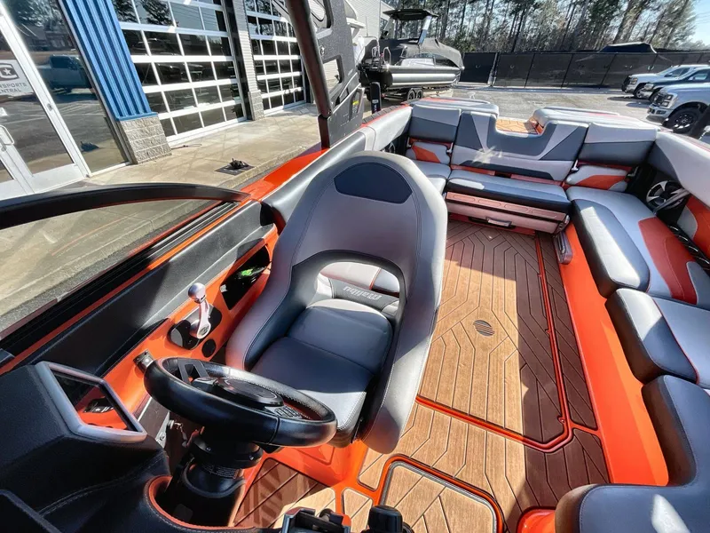 Slide: The Image of Malibu Wakesetter 24 MXZ 2018 - 27