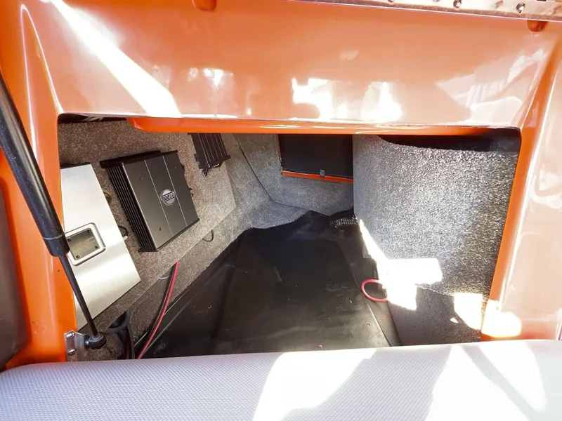 Slide: The Image of Malibu Wakesetter 24 MXZ 2018 - 30